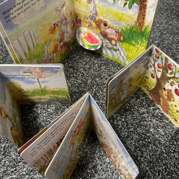 Kids Board Books 4 Rainy Day Friends Pumpkin Little Susie Zoo pop out hardcover - Picture 2 of 5